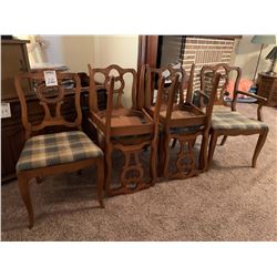 BUNDLE LOT: DINING ROOM CHAIRS, CORNER SHELF, OIL LAMP