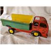 Image 1 : 12.5" WOLVERINE WHITE MUSTANG DUMP TRUCK, EXCELLENT - ORIGINAL PAINT WOODEN WHEELS