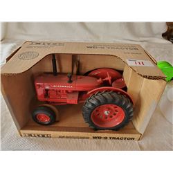 DIE CAST ERTL 1/16TH SCALE MCCORMICK WD-9 TRACTOR (1988) IN BOX