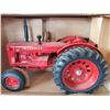 Image 2 : DIE CAST ERTL 1/16TH SCALE MCCORMICK WD-9 TRACTOR (1988) IN BOX