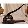 Image 2 : QUEEN TOBACCO CUTTER GREAT ORIGINAL PAINT