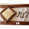 Image 2 : 36" X 13.5" DIAMOND MIRROR COAT RACK WITH 6 REPLACEMENT COAT HOOKS