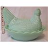 Image 2 : VINTAGE JADITE 8" X 7" X 6" HEN ON NEST