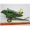Image 1 : Ertl 1950's Restored John Deere Combine