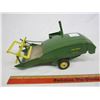 Image 3 : Ertl 1950's Restored John Deere Combine
