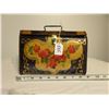 Image 3 : ANTIQUE VICTORIAN LUNCH BOX