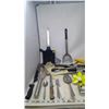 Image 2 : LARGE LOT OF ASSORTED KITCHENWARE KNIVES GRATERS ETC