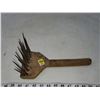 Image 2 : BERRY PICKER SPIKES HAND FORGED 4 SIDED 4 1/2" CIRCA 1880