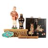 Image 1 : A collection of Chinese objects.