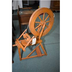 Maple spinning wheel