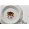 Image 3 : Royal Albert Old Country Roses dinner service including twelve dinner plates, eight side plates, fou