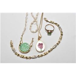 Selection of gold jewellery including 10kt gold bracelet set with small accent diamonds, 10kt gold r