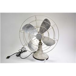 Vintage electric fan with multi speed and oscillation made by Hunter Division-Robbins & Myers Inc. U