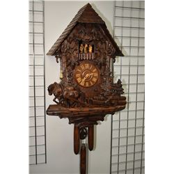 German made Black Forest Hones 8691T cuckoo clock, serial no. 72 PL 40 030, with carved horses and l