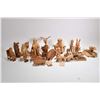 Image 1 : Tray lot of vintage treenware including carved birds, people, animals, Moosescrafts, Ford Davidson e