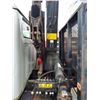Image 11 : INTL 4900 DAY CAB W KNUCKLE BOOM