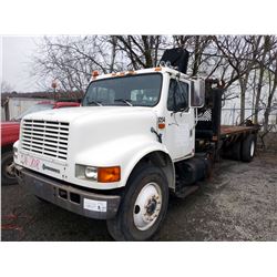 INTL 4900 DAY CAB W KNUCKLE BOOM