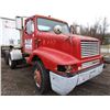 Image 2 : 1990 INTL DAY CAB TWIN SCREW YARD SEMI TRACTOR