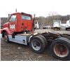Image 7 : 1990 INTL DAY CAB TWIN SCREW YARD SEMI TRACTOR