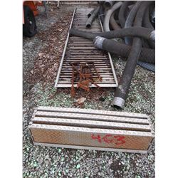 ALUM STEPS & LOADING RAMP