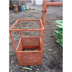 STEEL MAN LIFT