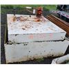 Image 1 : LARGE FUEL TANK W DYKE