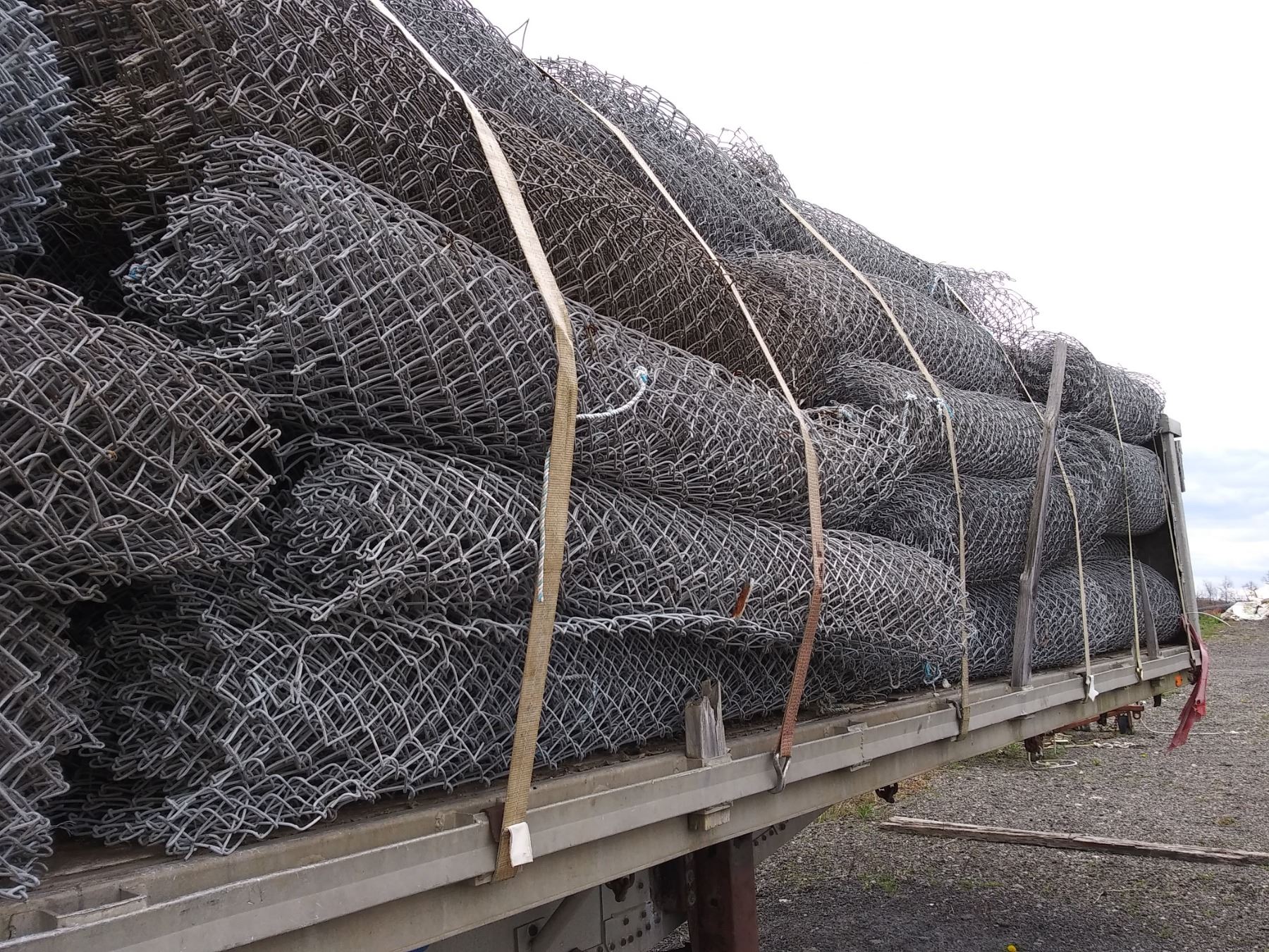 4050 X ROLLS OF 6 FT x APPROX 50 FT USED CHAIN LINK FENCING / LOCATION 2