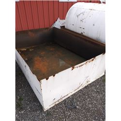 STEEL DYKE BOX
