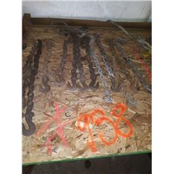 ASSORTMENT OF HEAVY DUTY CHAIN AND HOOKS