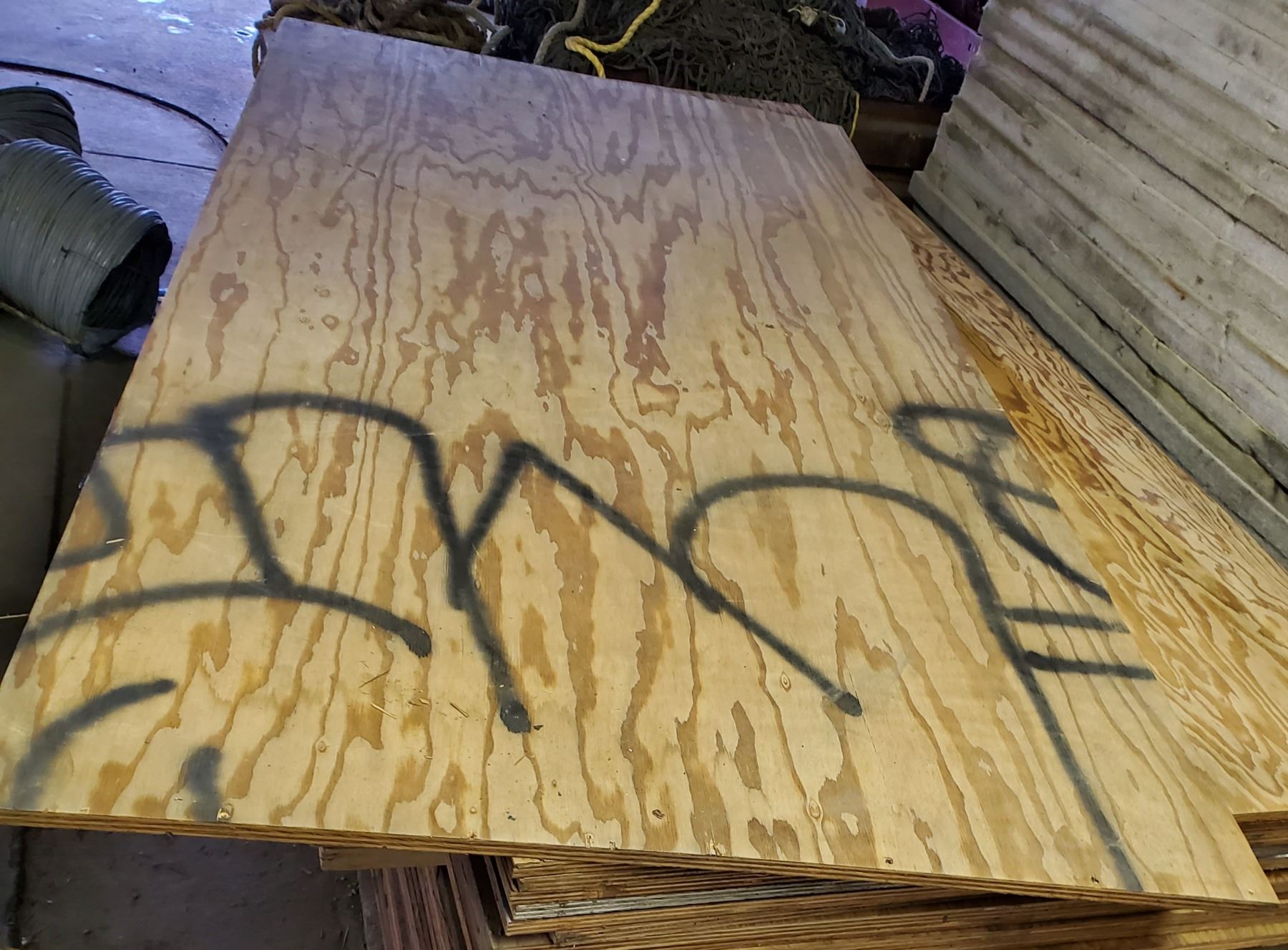 PLYWOOD 4 X 8 FT X 3/4 IN. / 5 SHEETS