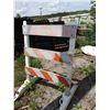 Image 1 : PORTABLE BARRIERS