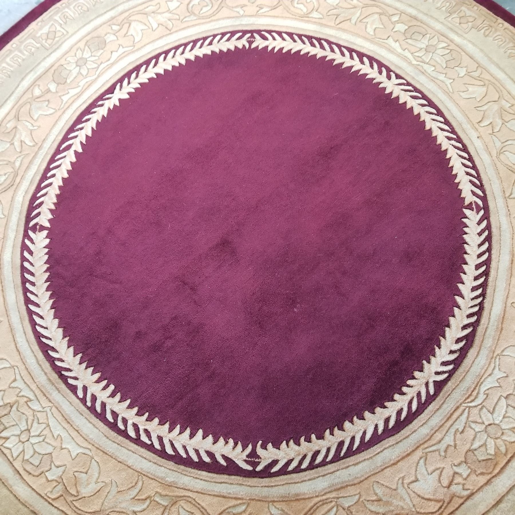 Round Maroon Rug 8 FOOT ROUND HAND TUFTED WOOLEN RUG BURGUNDY AND GOLD