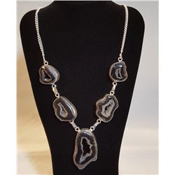 AWESOME 89.50 CT HIGHLY POLISHED BLACK AGATE NECKLACE.