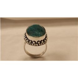 BEAUTIFUL 17 CT EMEARLD GREEN COLOR QUARTZ  RING