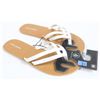 Image 1 : VOLCOM LADIES WHITE CROSSTOWN SANDALS SIZE 9