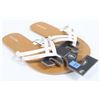 Image 1 : VOLCOM LADIES WHITE CROSSTOWN SANDALS SIZE 10