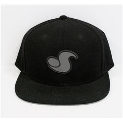BLACK AND GREY DVS SNAP BACK BALL CAP
