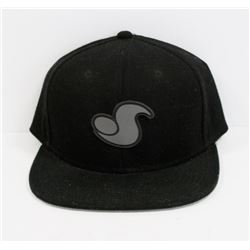 BLACK AND GREY DVS SNAP BACK BALL CAP