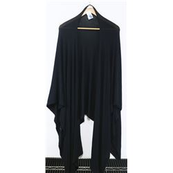 LNA BLACK PONCHO WRAP O/S