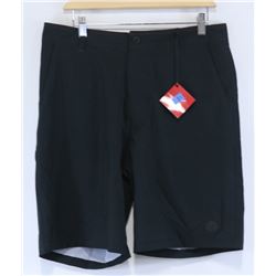 RED DRAGON MENS BLACK BOARD SHORTS SIZE 32