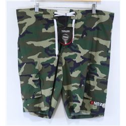 RED DRAGON MENS CAMO BOARD SHORTS SIZE 34