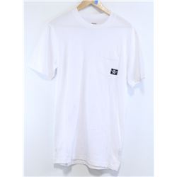 DC MENS WHITE POCKET FRONT TSHIRT SIZE MEDIUM