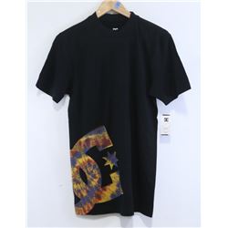 DC MENS BLACK LOGO TSHIRT SIZE SMALL