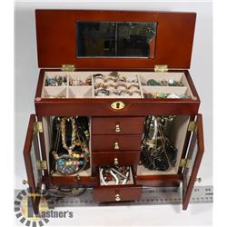 JEWELRY BOX FULL OF JEWELRY INCL NATURAL