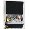 Image 1 : BOX OF MAGIC GATHERING CARDS 800+ WITH 7 SEALED