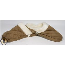 PAIR OF MASSAGE SLIPPERS SIZE 9.