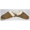 Image 1 : PAIR OF MASSAGE SLIPPERS SIZE 9.