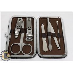 7PC MANICURE SET.