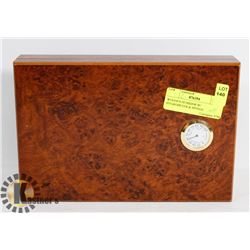 WOODEN HUMIDOR W/ HYGROMETER & SPONGE