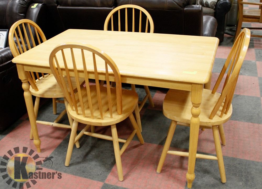 SOLID WOOD LIGHT BROWN DINING TABLE
